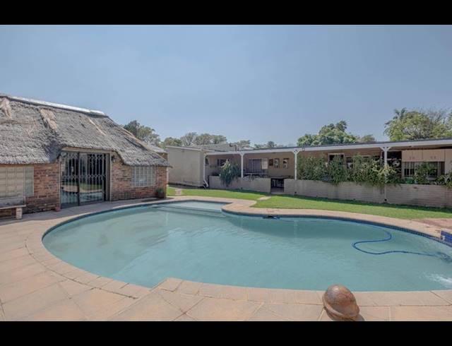 4 BEDROOM HOUSE FOR SALE IN WYCHWOOD